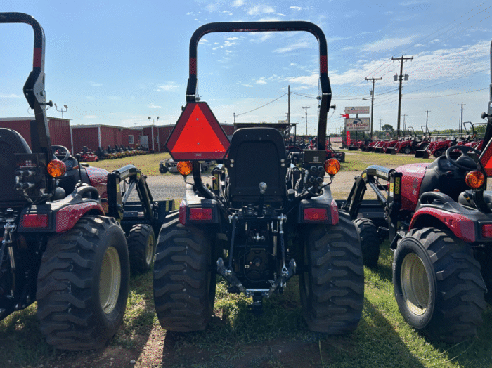 YANMAR TRACTOR SA425BI-L SA425 HST IND TIRES LDR - Image 4